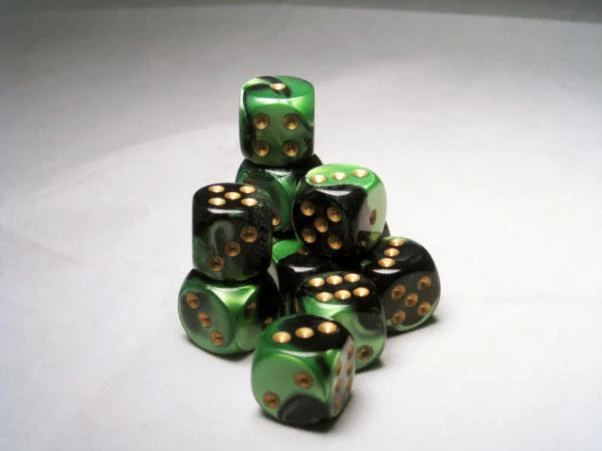 Chessex: Gemini 16mm Black-Green/Gold (12)